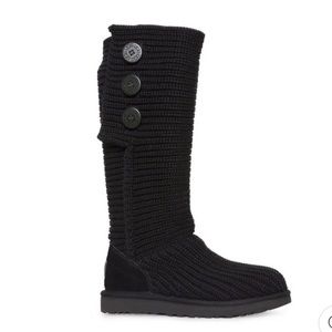Black Uggs size 9